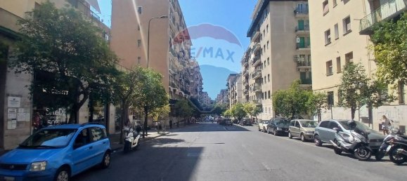 1غرفة عقار تجاري في Naples, Italy رقم 362040 49