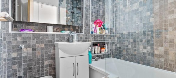 3 bedrooms Apartment in London, United Kingdom No. 12545 13