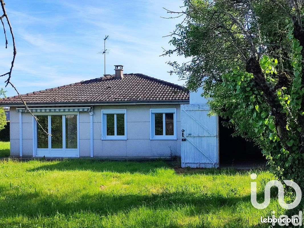 2 bedrooms House in Gien, France No. 66923