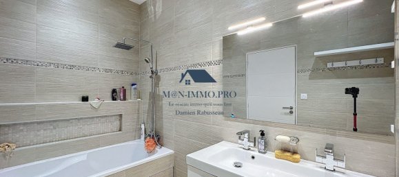 3 bedrooms House in Chanteloup, France No. 208786 10