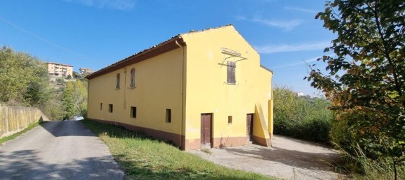 Edifício de 5 divisões em Castiglione Messer Raimondo, Italy N.º 132012 2