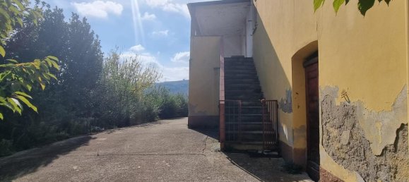 Edifício de 5 divisões em Castiglione Messer Raimondo, Italy N.º 132012 5