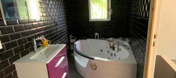 Casa de 6 dormitorios en Colombier-Saugnieu, France No. 199932 11