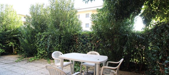 2-salle Appartement à Alba Adriatica, Italy No. 99622 4