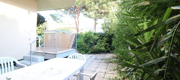 2-salle Appartement à Alba Adriatica, Italy No. 99622 6