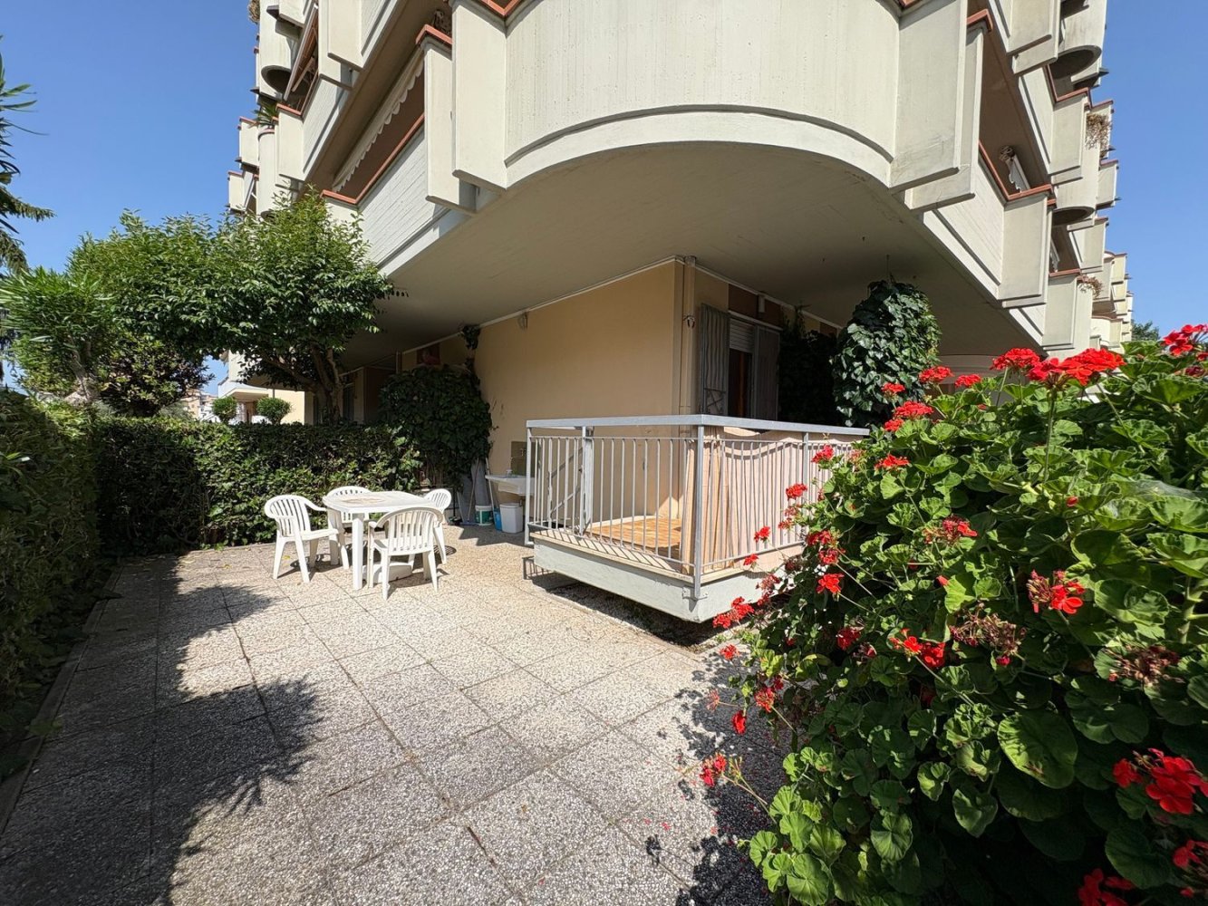 2-salle Appartement à Alba Adriatica, Italy No. 99622