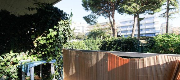 2-salle Appartement à Alba Adriatica, Italy No. 99622 3