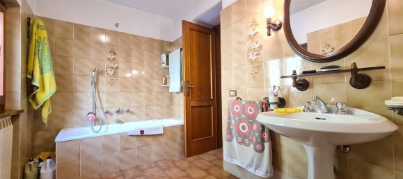 13 rooms House in Camaiore, Italy No. 212414 16