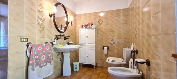 13 rooms House in Camaiore, Italy No. 212414 15