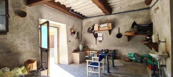 13 rooms House in Camaiore, Italy No. 212414 25