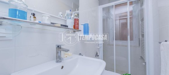 Квартира с 3 комнатами в Павия, Италия № 121080 13