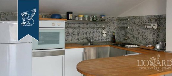 2 bedrooms Apartment in Camaiore, Italy No. 381073 3