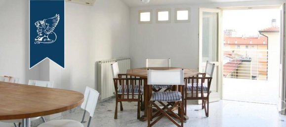 2 bedrooms Apartment in Camaiore, Italy No. 381073 2