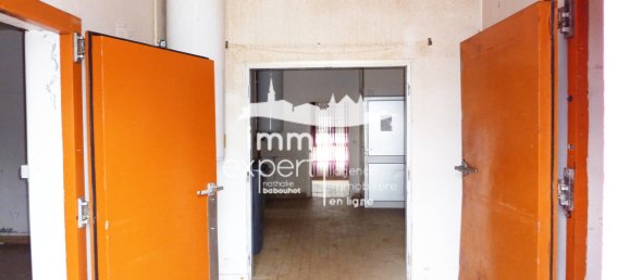 211m² Commercial property in Mirecourt, France No. 91305 7
