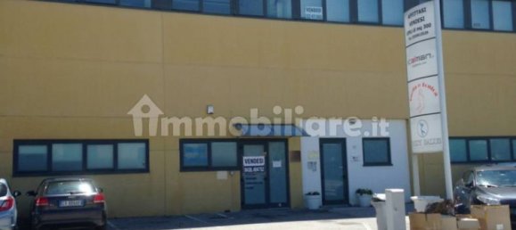 Коммерческая недвижимость с 5 комнатами в Сенигаллия, Италия № 85483 6