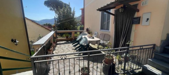 2 Schlafzimmer Wohnung in Genoa, Italy, Nr. 164339 8