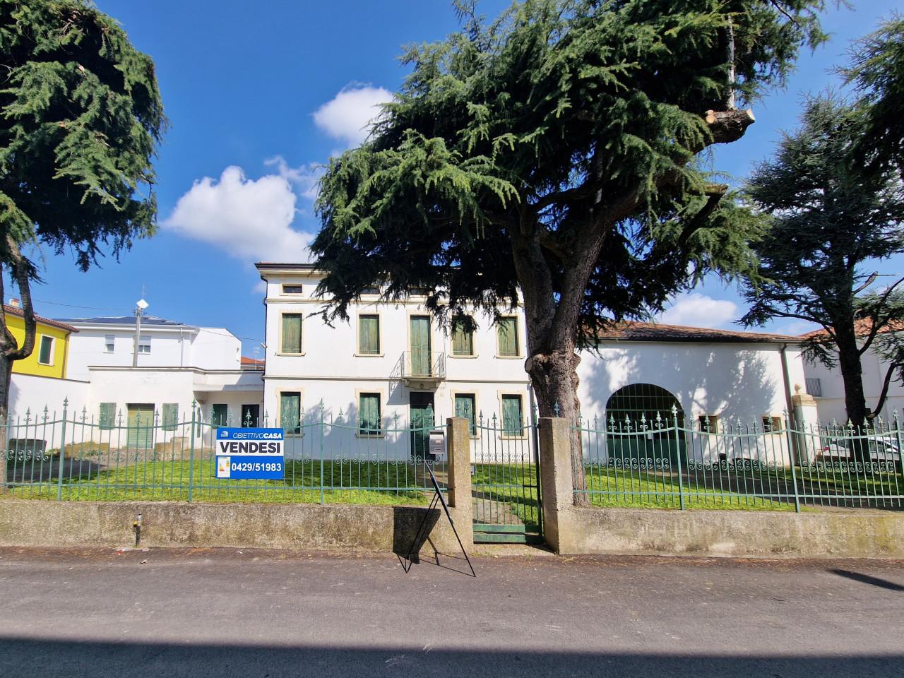 7 rooms House in Padua, Italy No. 166506