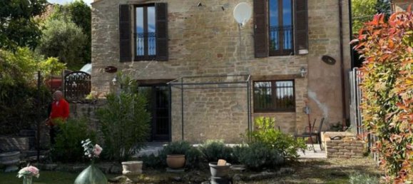 3 Schlafzimmer Haus in Penna San Giovanni, Italy, Nr. 64017 2