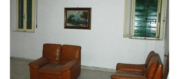 2 bedrooms House in Ferrara, Italy No. 252647 4