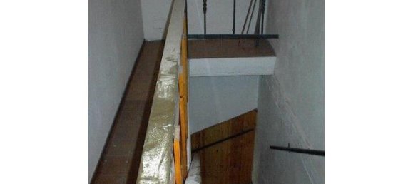 2 bedrooms House in Ferrara, Italy No. 252647 3