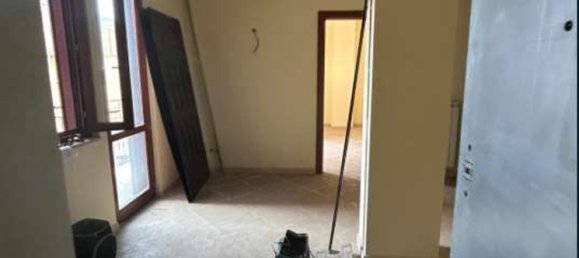 3 rooms Apartment in Marcianise, Italy No. 7586 12