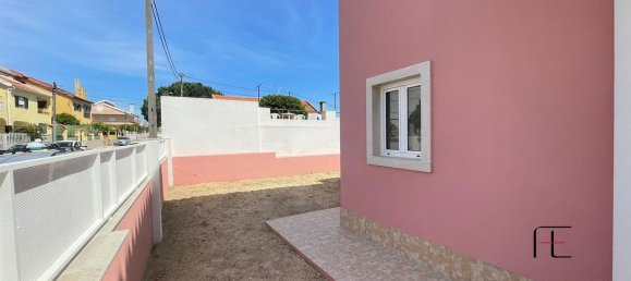 4 bedrooms House in Almada, Portugal No. 141900 29