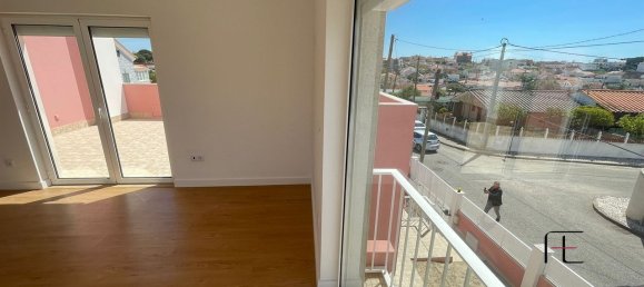 4 bedrooms House in Almada, Portugal No. 141900 13