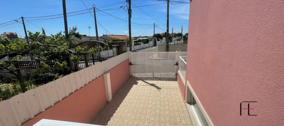 4 bedrooms House in Almada, Portugal No. 141900 35