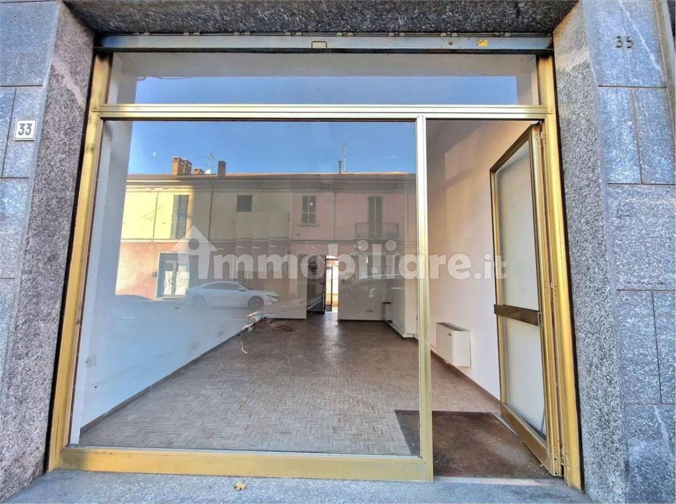 2 rooms Commercial property in Voghera, Italy No. 351362