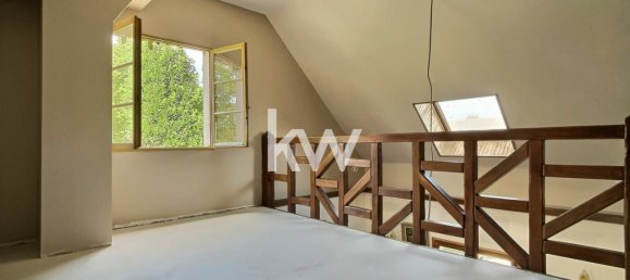 6 bedrooms House in Montcresson, France No. 247369 16