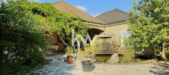 6 bedrooms House in Montcresson, France No. 247369 12