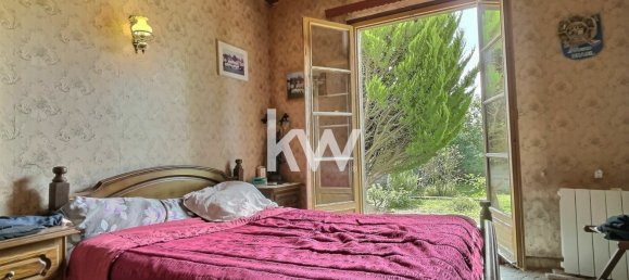 6 bedrooms House in Montcresson, France No. 247369 15