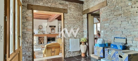 6 bedrooms House in Montcresson, France No. 247369 4