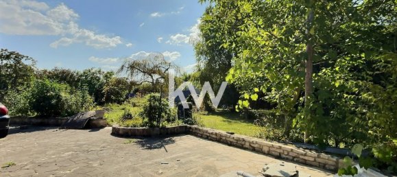 6 bedrooms House in Montcresson, France No. 247369 7