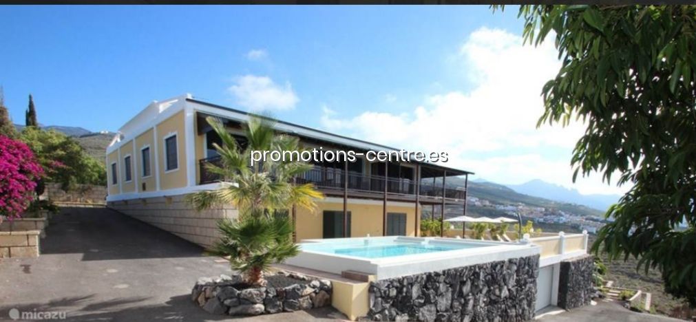 7 bedrooms Villa in Adeje, Spain No. 29740