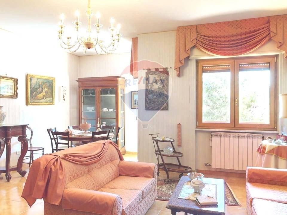 3 bedrooms Apartment in Caserta, Italy No. 344510