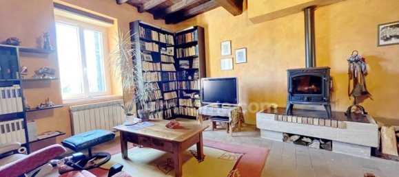 4 bedrooms House in Marchampt, France No. 185849 10