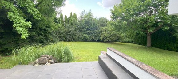 7 rooms Villa in Neu-Ulm, Germany No. 211924 3