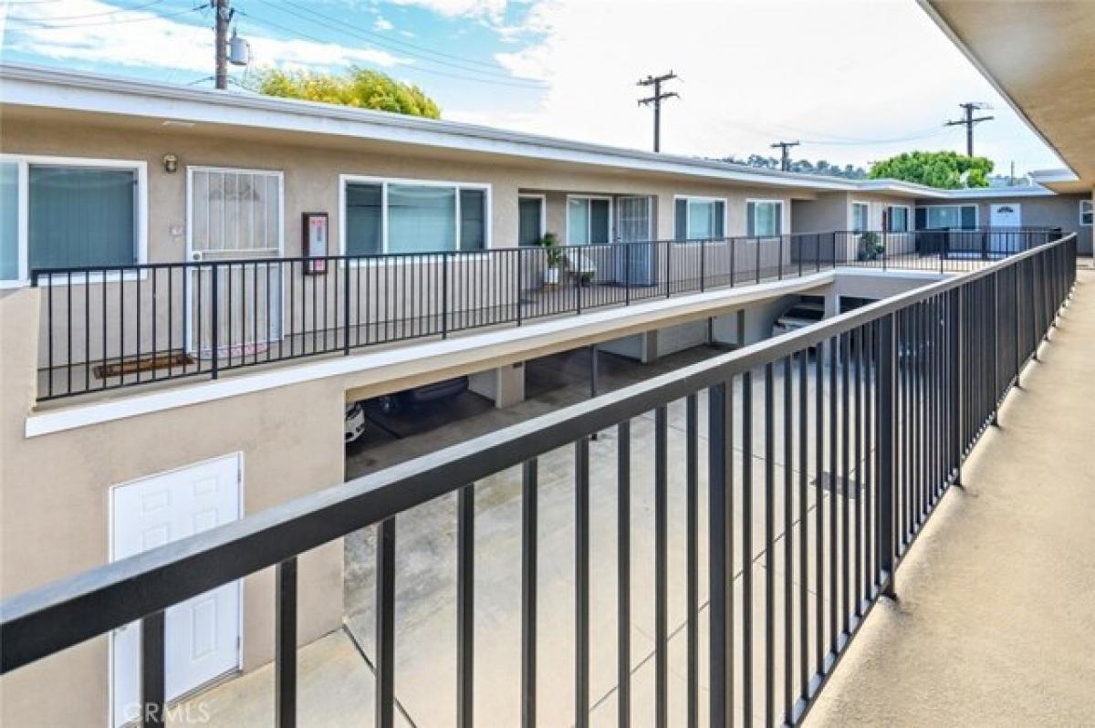 25 bedrooms House in Torrance, USA No. 374600