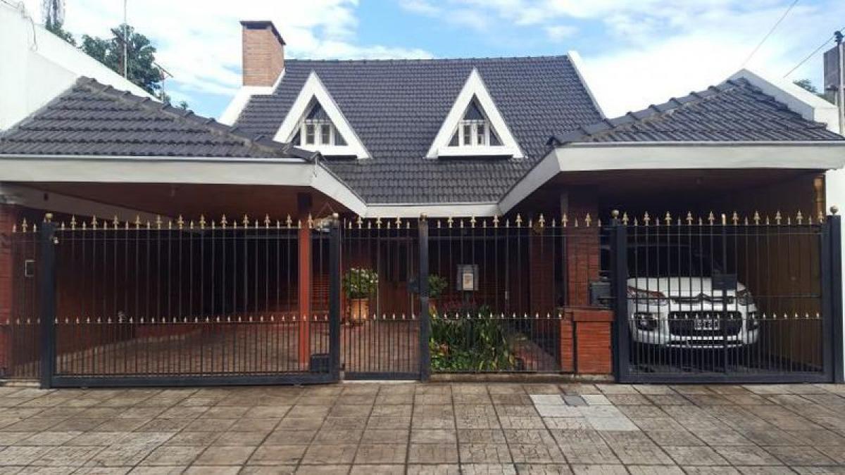 3 bedrooms House in Tres de Febrero, Argentina No. 53196
