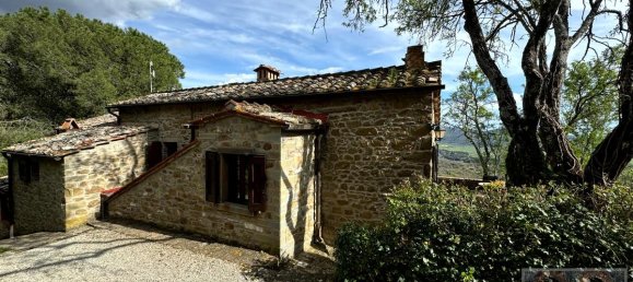 Casa de 4 dormitorios en Cortona, Italy No. 275 5