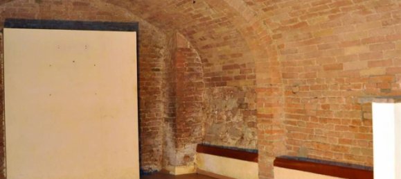 3-Zimmer Gewerbliche Immobilie in Siena, Italy, Nr. 78657 9