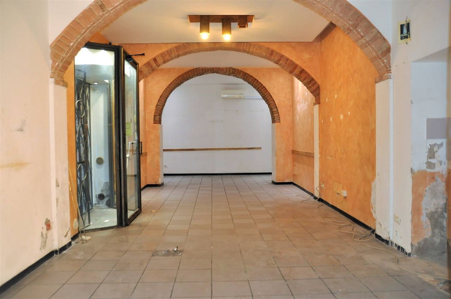 3-Zimmer Gewerbliche Immobilie in Siena, Italy, Nr. 78657