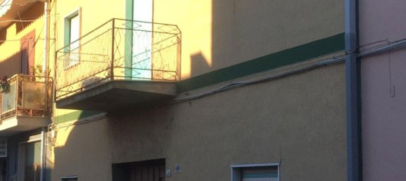 Дом с 7 комнатами в Челлоле, Италия № 179322 2