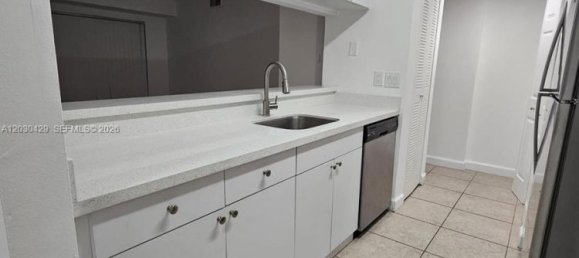3 chambres propriété commerciale à louer à Miami, Miami-Dade, Florida, USA № 615019 10