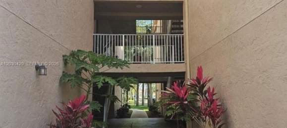 3 chambres propriété commerciale à louer à Miami, Miami-Dade, Florida, USA № 615019 27