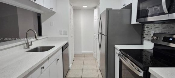 3 chambres propriété commerciale à louer à Miami, Miami-Dade, Florida, USA № 615019 8