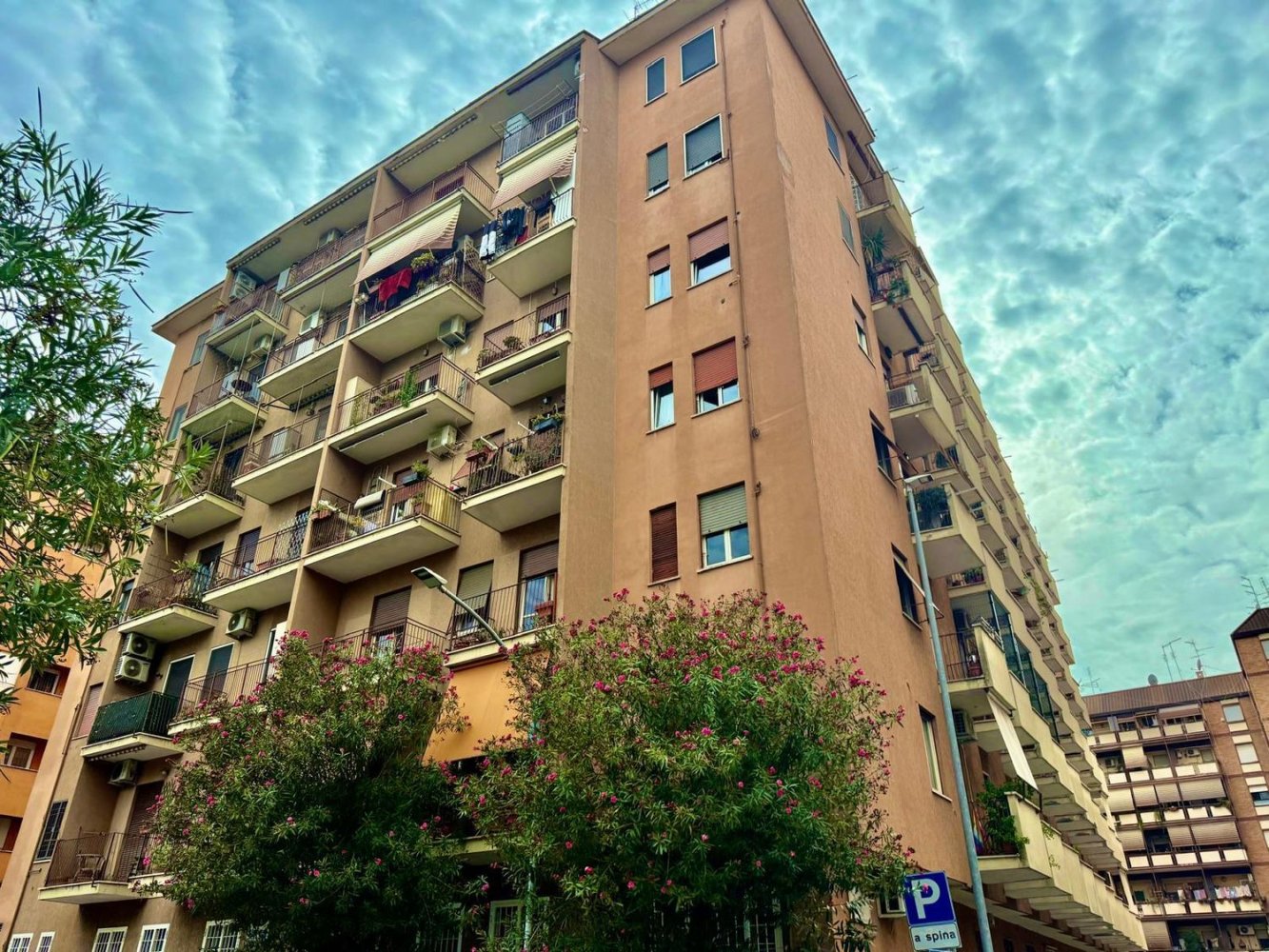 Квартира с 3 спальнями в Рим, Италия № 389635