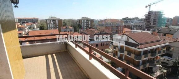 Apartamento de 5 habitaciónes en Bresso, Italy No. 65919 6