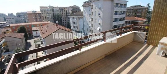 Apartamento de 5 habitaciónes en Bresso, Italy No. 65919 8